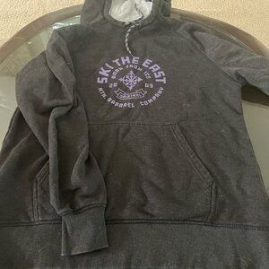 SkiThe East sweatshirt